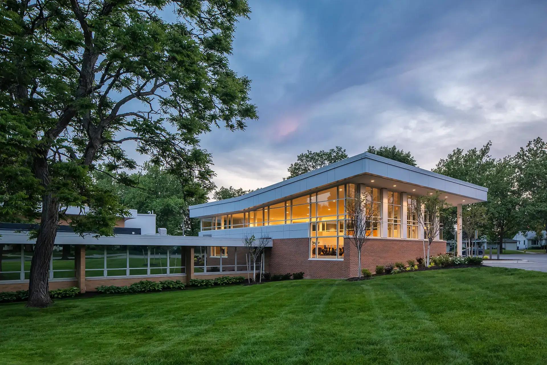 GrandRapids_CommercialLandscapeDesign_CommunityCenter_04