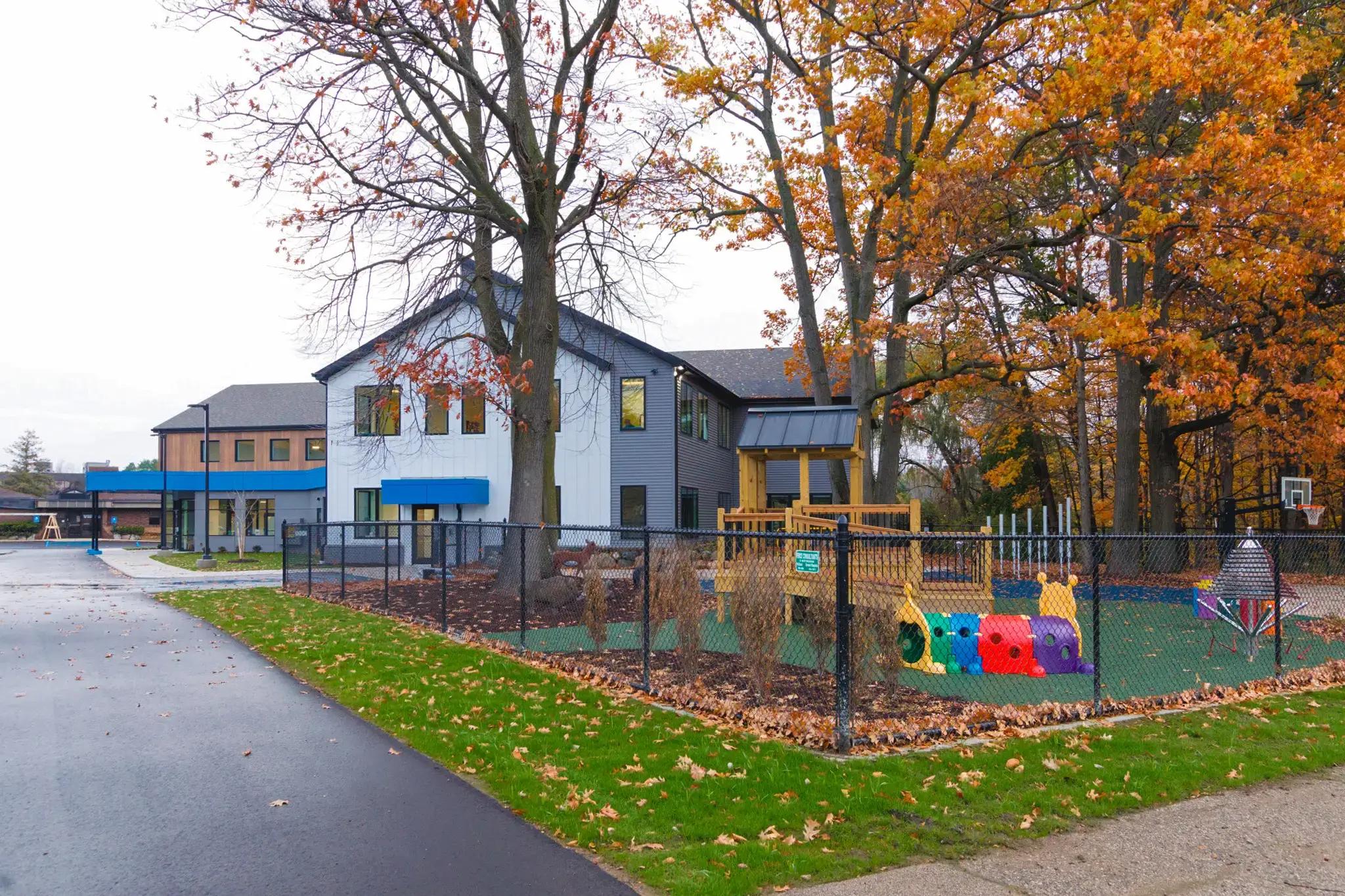 GrandRapids_CommercialLandscapeDesign_EducationCampus_15