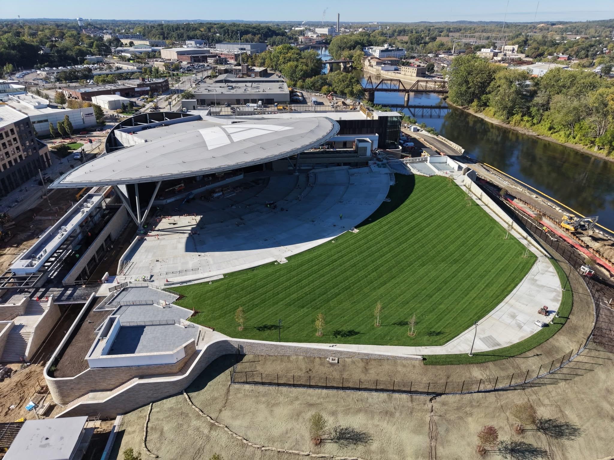 GrandRapids_LandscapeConstruction_Amphitheater_06