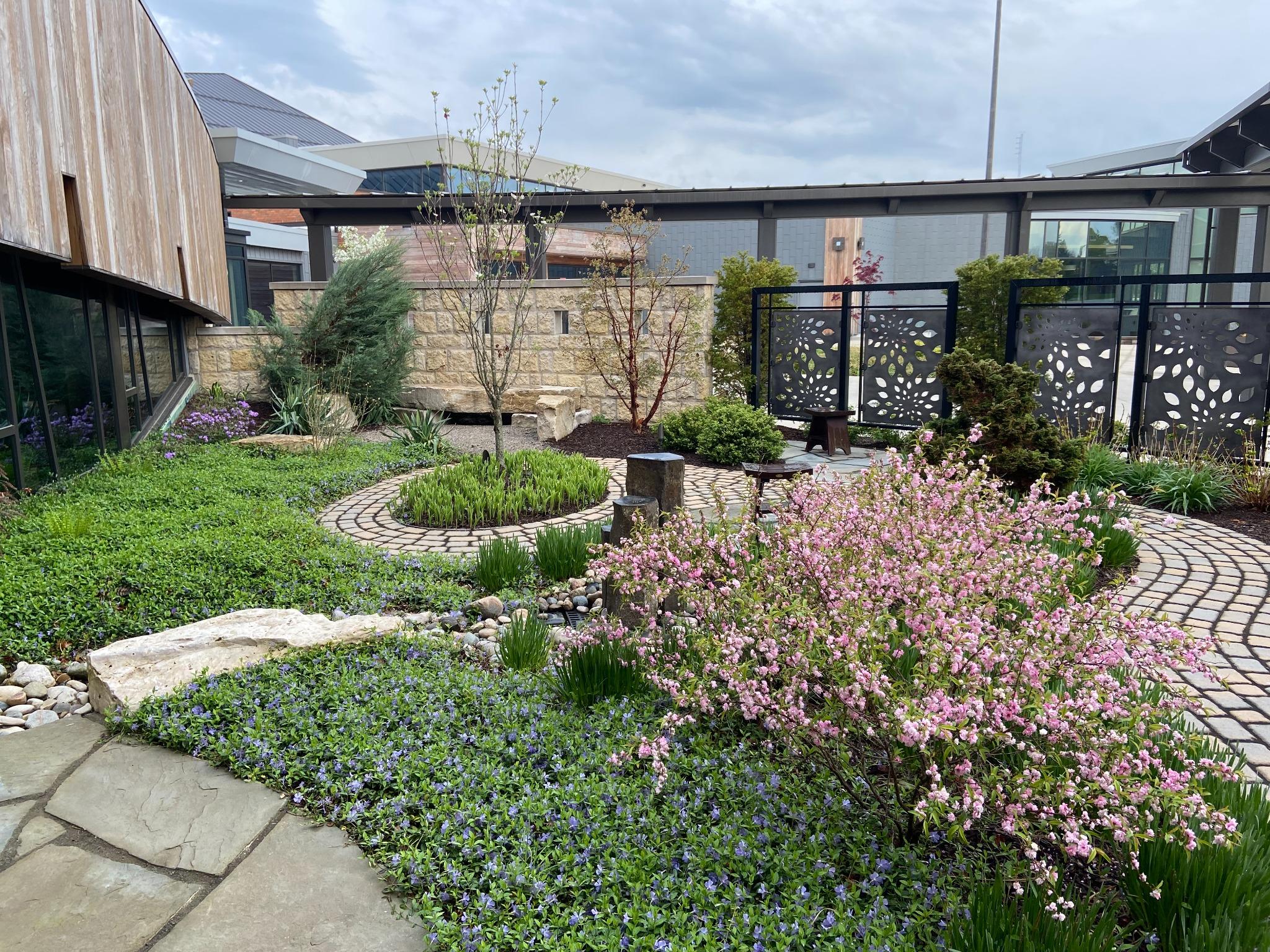 GrandRapids_LandscapeDesign_PrayerGarden1_12