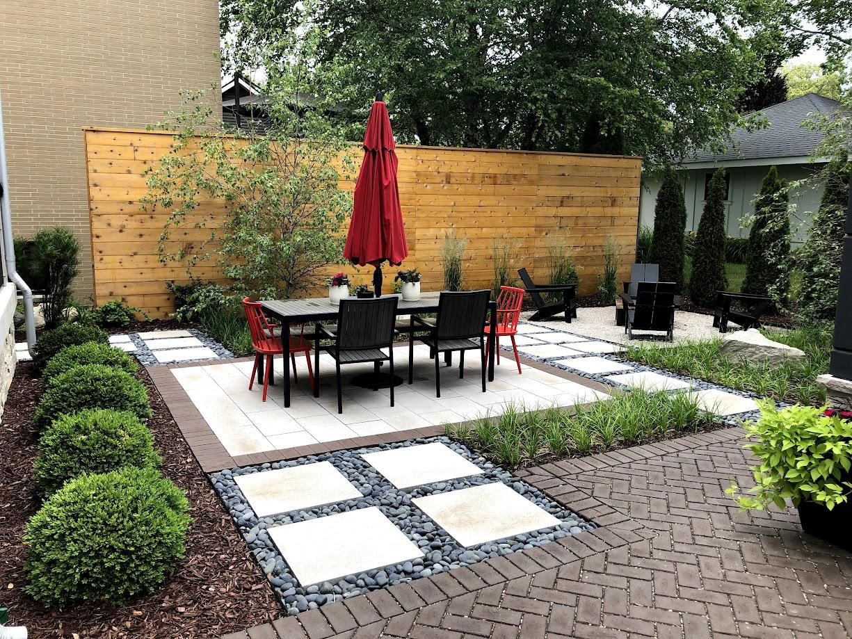 GrandRapids_LandscapeDesign_SmallPatioDetail_44