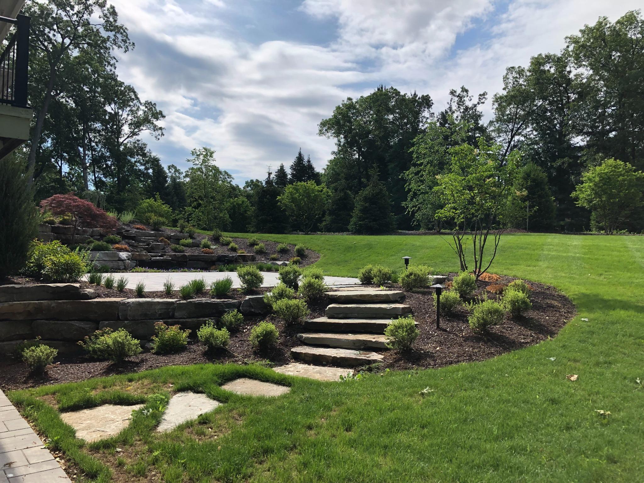 GrandRapids_LandscapeDesign_StoneTerraceGarden_18